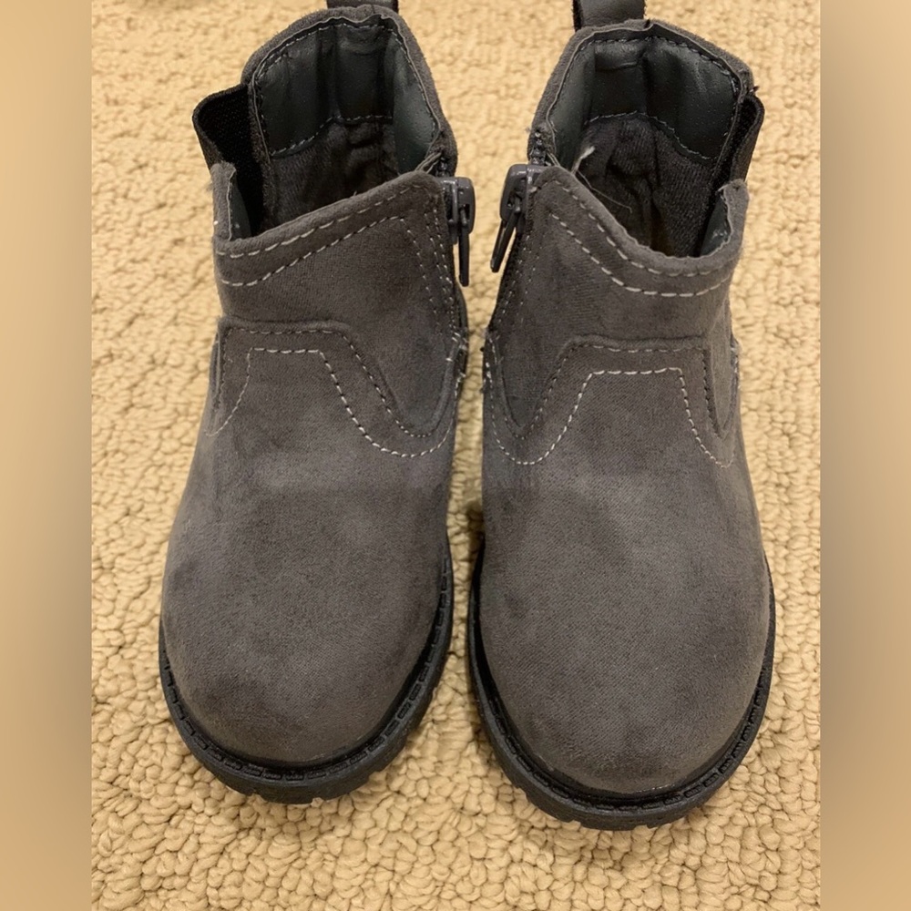 NWOT Carter’s Kids Zip Boots Size 6